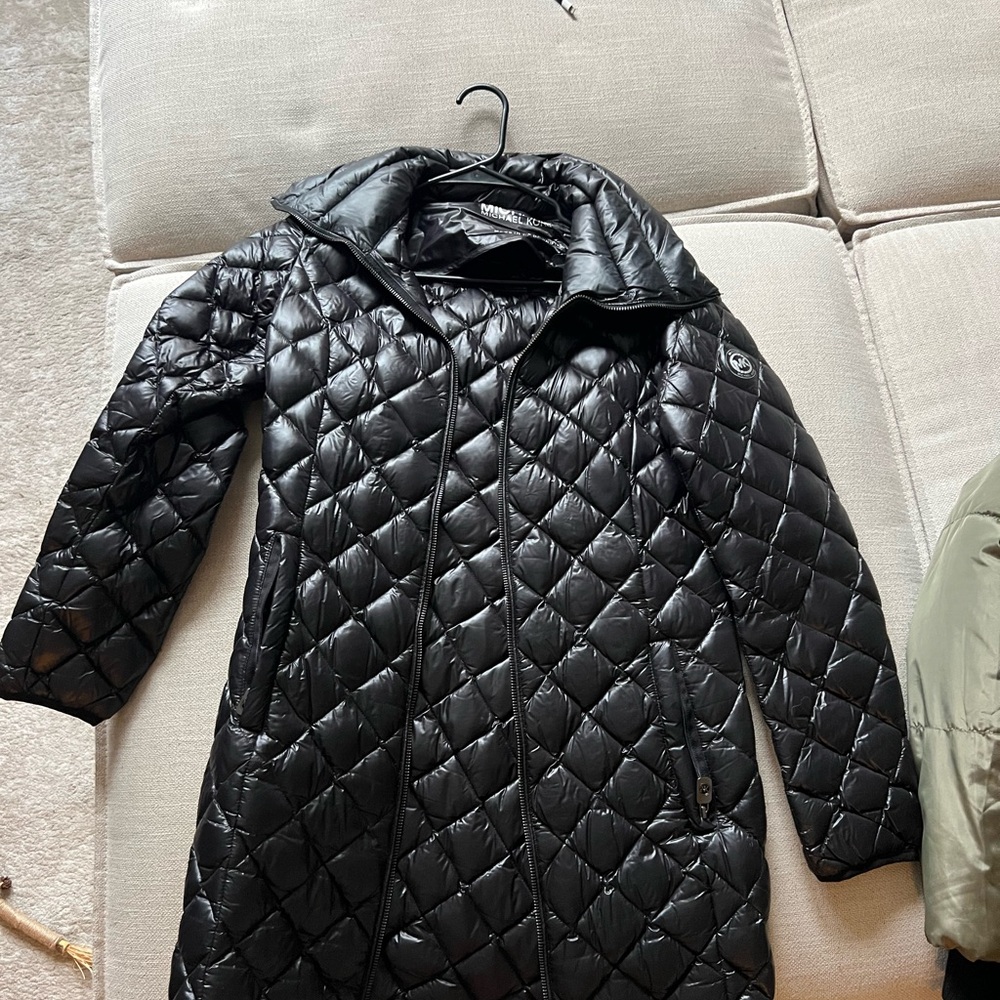 Michael Kors Black Puffer Jacket with Quilted Design and High Collar
